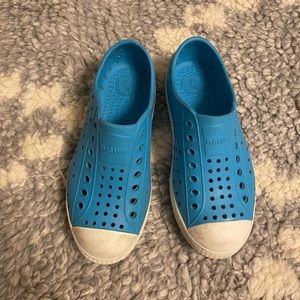 Native boy shoes, size 13